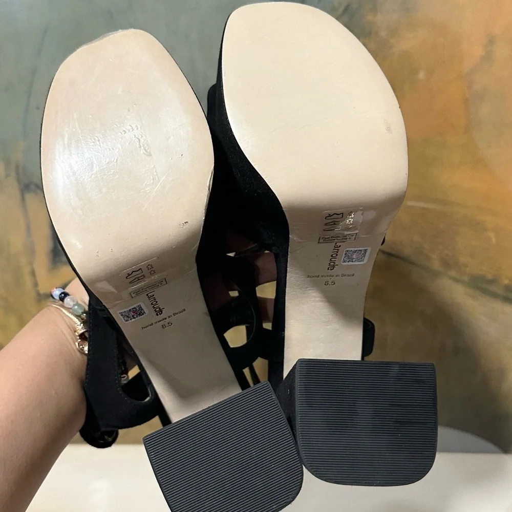 🌹LARROUDE🌹 Bee Platform Sandals Black Size: 8.5